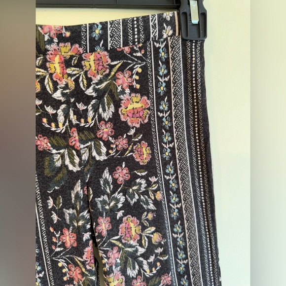 Art Class Black and Pink Floral Flare Pants *GOOD USED CONDITION* - Picture 2 of 6